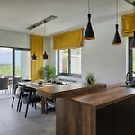 Primavera Сasa de vacaciones Buje