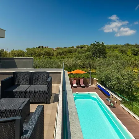 Primavera 別荘 ブイェ